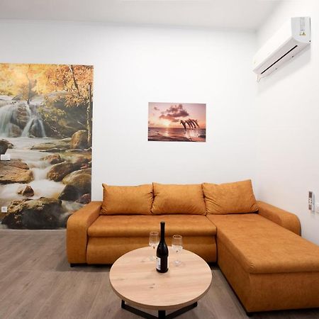 شقة غييكا  في Apartman Cezar المظهر الخارجي الصورة
