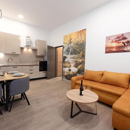 شقة غييكا  في Apartman Cezar المظهر الخارجي الصورة
