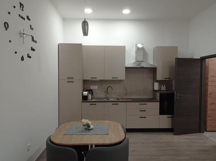 شقة غييكا  في Apartman Cezar المظهر الخارجي الصورة