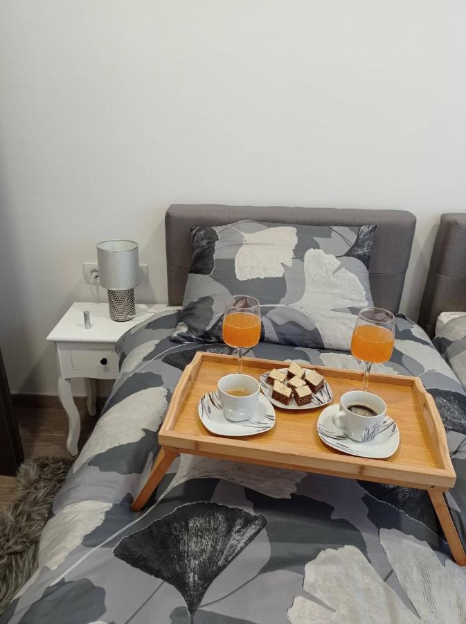شقة غييكا  في Apartman Cezar المظهر الخارجي الصورة